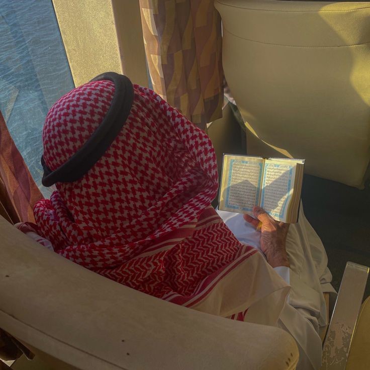 best alfa to teach you tajweed, top best islamic cleric to teach you how to read quran fluently, best online madrasah to teach you arabic phonetics, best online arabic school to learn how to read quran  in lagos abuja nigeria africa.