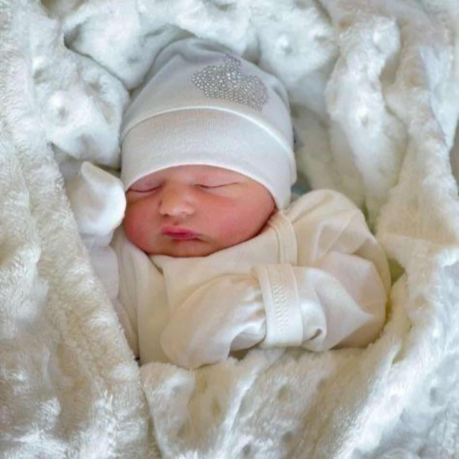 best alfa to cordinate/anchor your naming ceremony, top best islamic cleric to call for your aqiqah ceremony, best islamic organization  to hire for your naming ceremony in lagos abuja nigeria africa